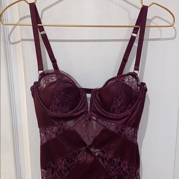Victoria’s Secret Satin and Lace Bustier Lingerie - Picture 3 of 8